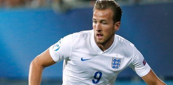 记者：曼联准备正式报价谢什科，球员只想加盟曼联