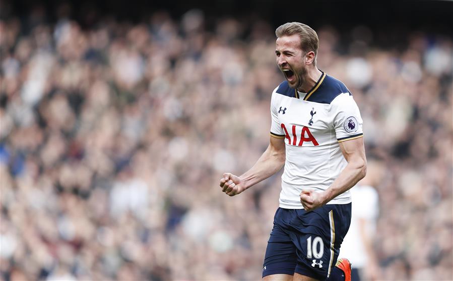 这下真是把足球踢成了艺术